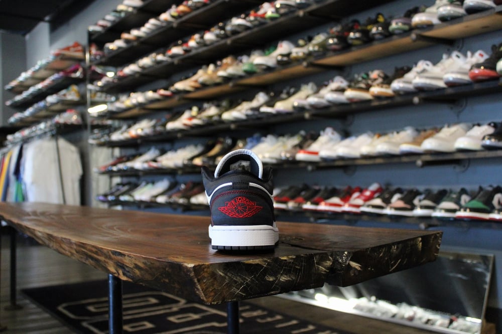 Air Jordan I (1) Low "Utility/Blk/Wht" WMNS