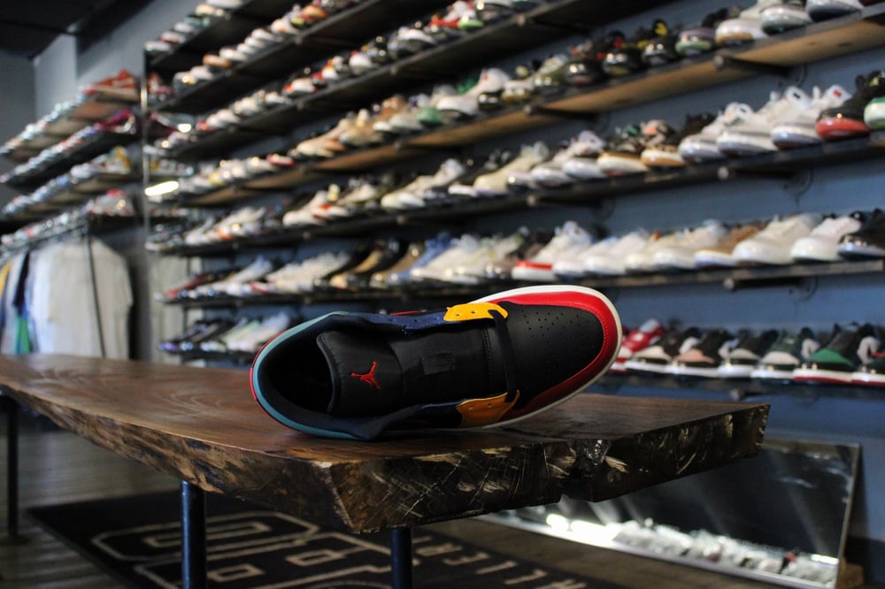 Air Jordan I (1) Low SE "Fire/Taxi" WMNS