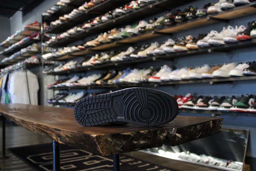 Air Jordan I (1) Low OG "Shadow"