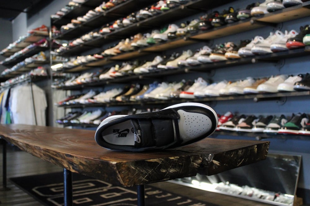 Air Jordan I (1) Low OG "Shadow"