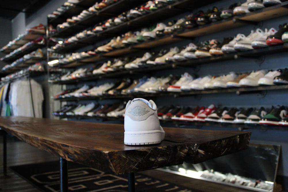 Air Jordan I (1) Low OG "Neutral Grey"