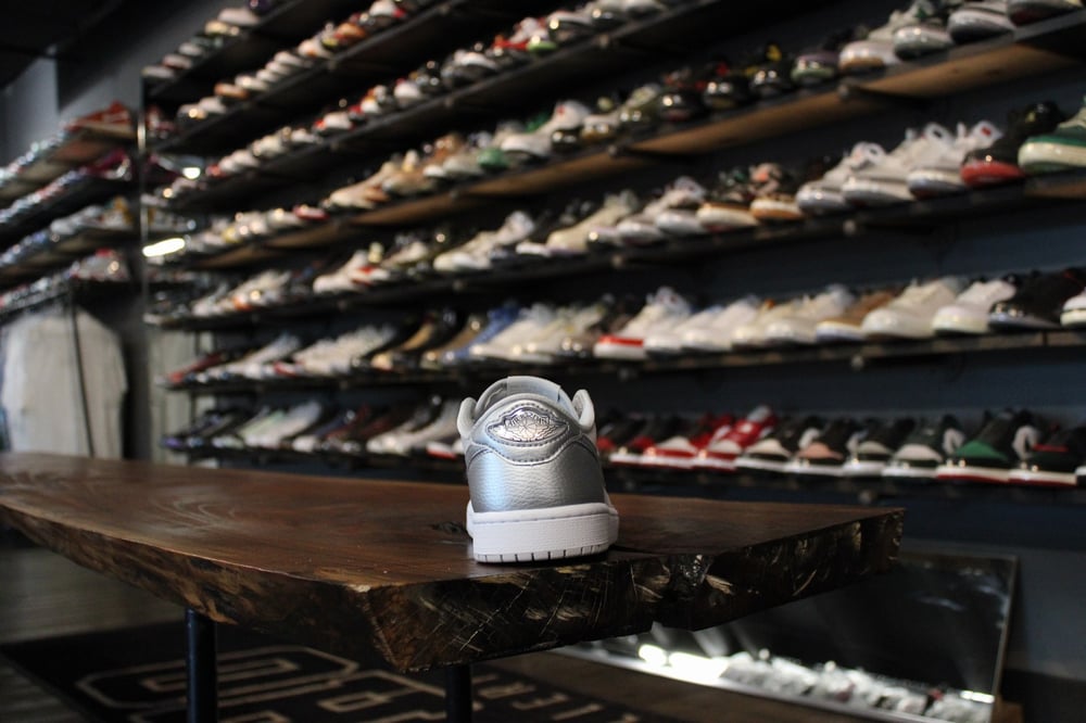 Air Jordan I (1) Low OG "CoJP/Silver"