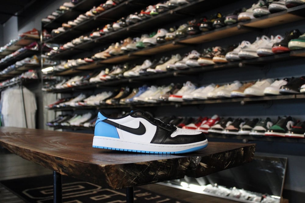 Air Jordan I (1) Low OG "Dark Powder Blue"