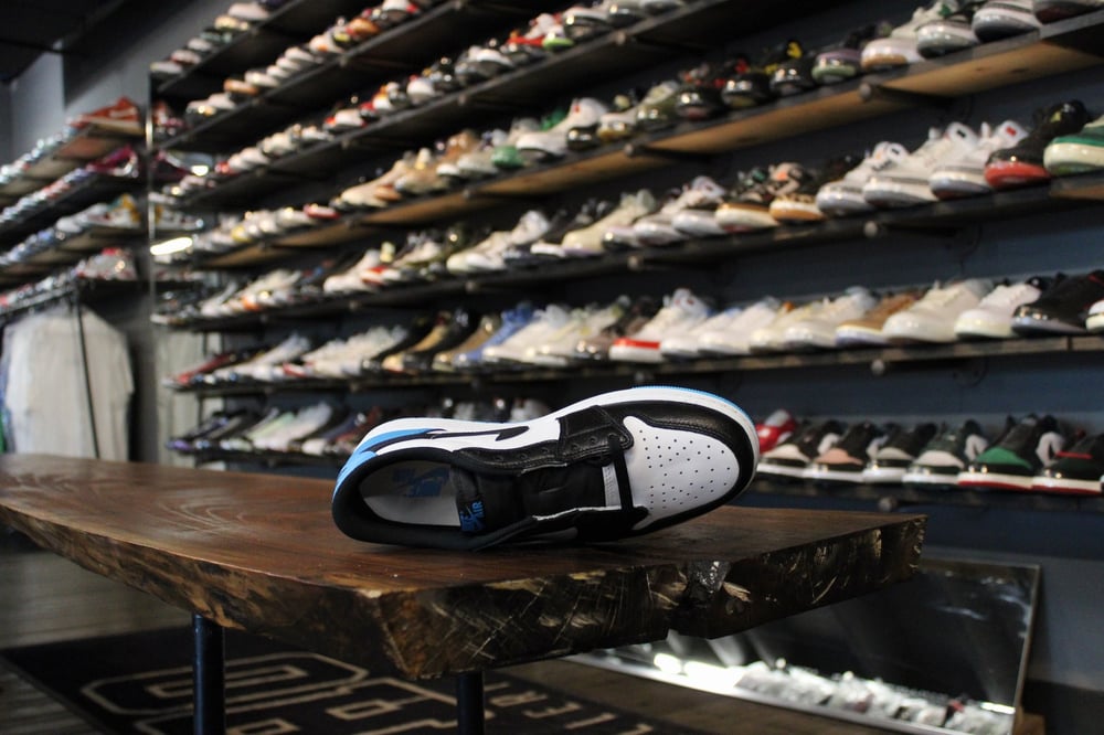 Air Jordan I (1) Low OG "Dark Powder Blue"