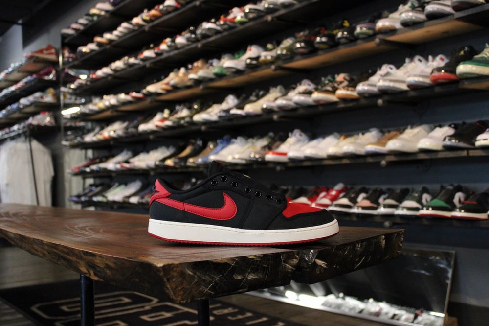 Air Jordan I (1) Low KO "Blk/Varsity Red"