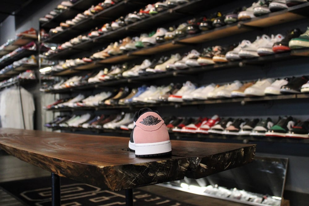 Air Jordan I (1) Low OG "Bleached Coral"