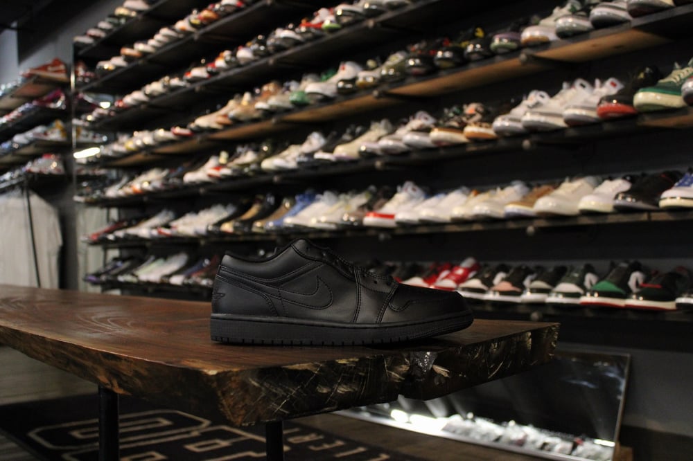 Air Jordan I (1) Low "Triple Black"