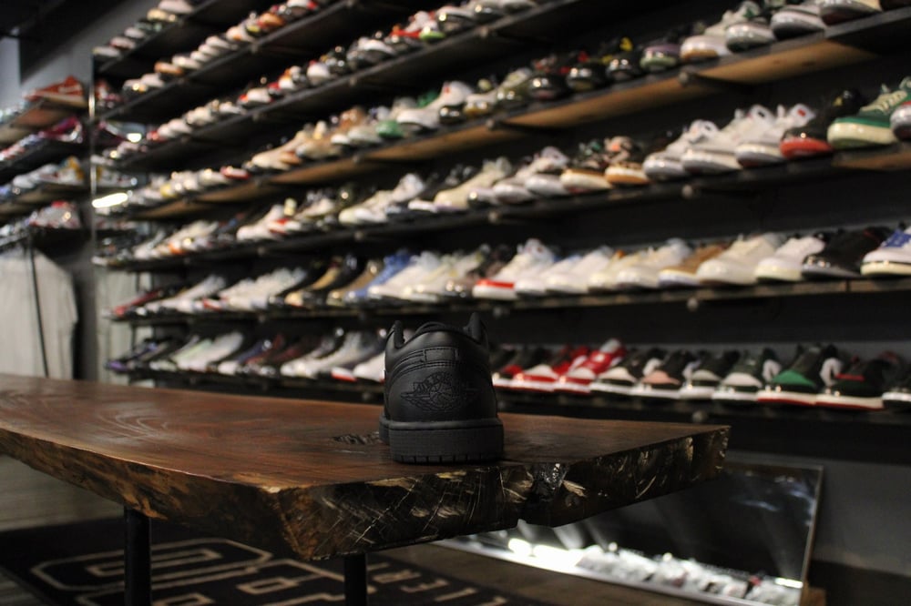 Air Jordan I (1) Low "Triple Black"