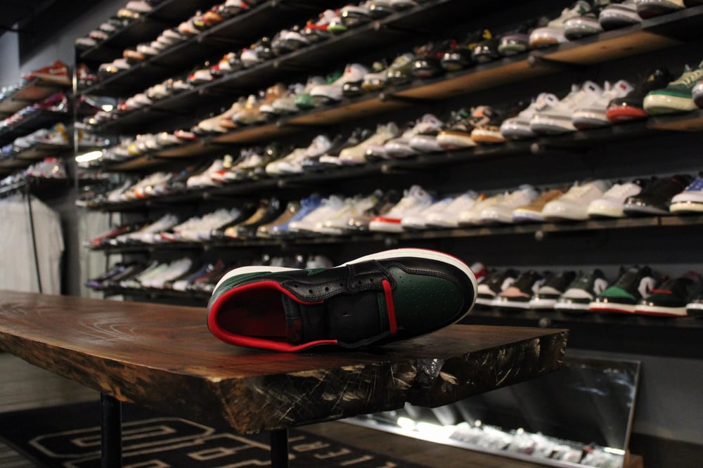 Air Jordan I (1) Low OG "Gucci" WMNS