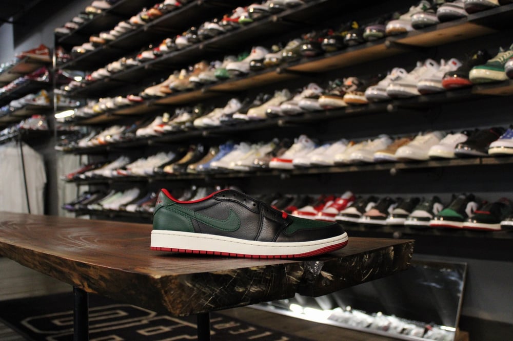 Air Jordan I (1) Low OG "Gucci" WMNS