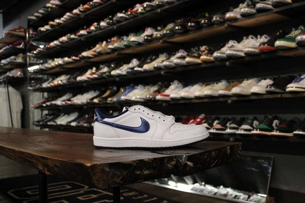 Air Jordan I (1) Low OG '85 "Metallic Navy"