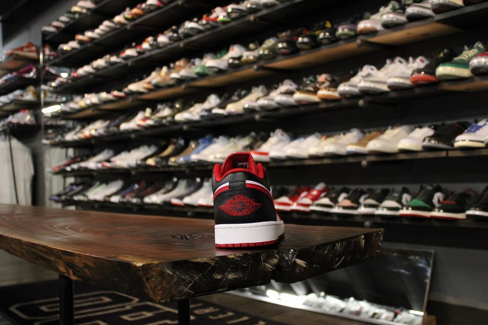 Air Jordan I (1) Low "Reverse Red Toe"
