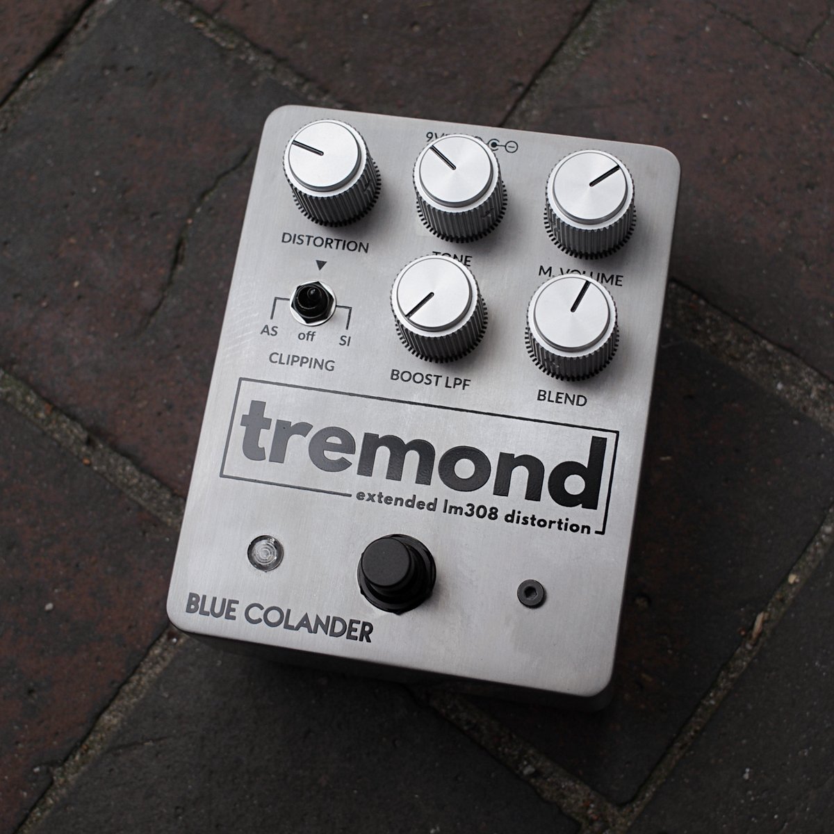 Tremond | blue colander stompboxes