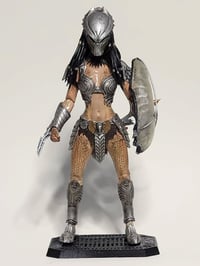 Image 2 of Female Predator custom figure