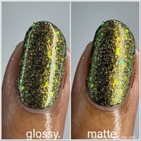 Image 17 of Gilded Glamour