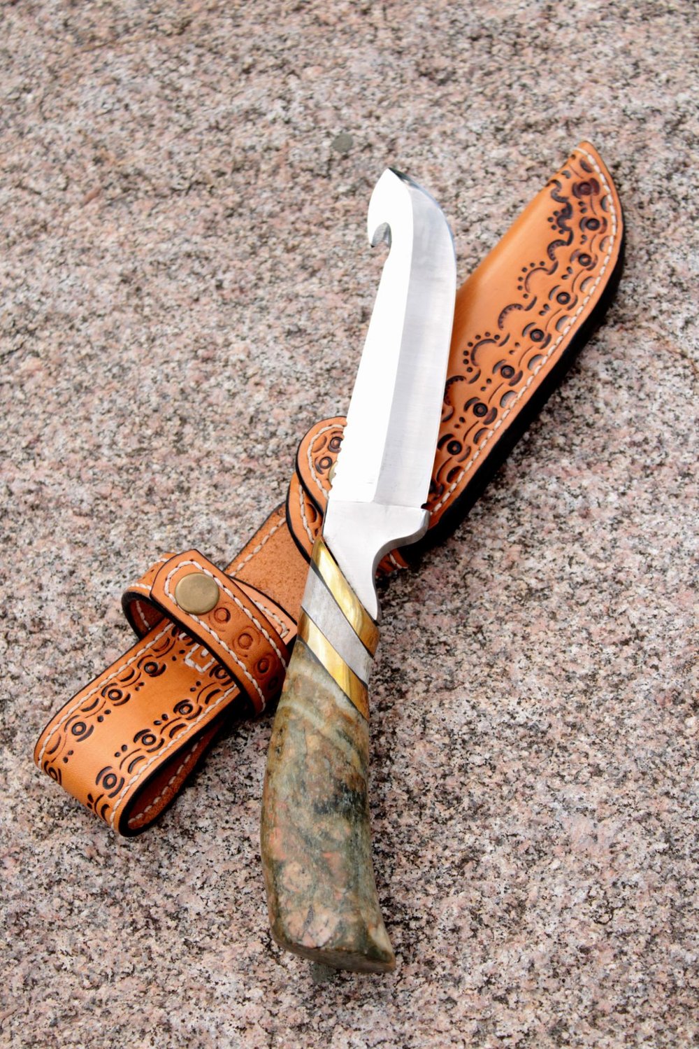 Image of Ultimate Gut Hook Knife!