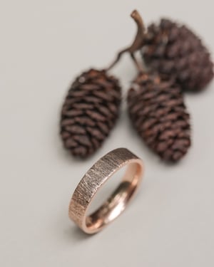 Image of 9ct Rose gold 5mm flat court horn textured ring