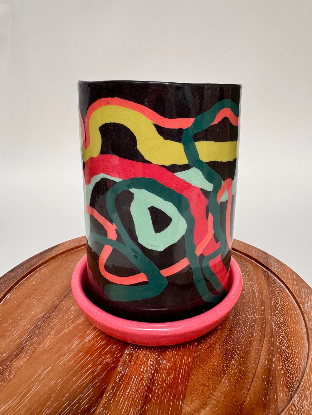 Image of Black Cylindrical Porcelain Pattern