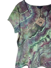 Image 6 of ♻️ UPCYCLED L Ladies Fitted Tee in Cool Muted Geode Ice Dye