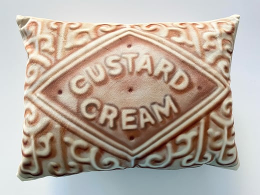 Bird Modern Vintage - Velvet Custard Cream Cushion 