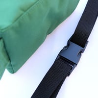 Image 6 of Mini Hip Pack Green övtáska