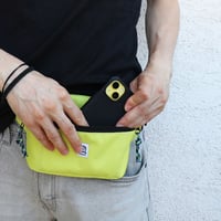 Image 3 of Mini Hip Pack Lime övtáska