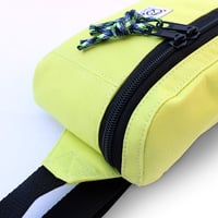 Image 5 of Mini Hip Pack Lime övtáska