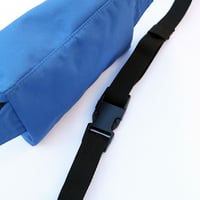 Image 5 of Mini Hip Pack Blue övtáska