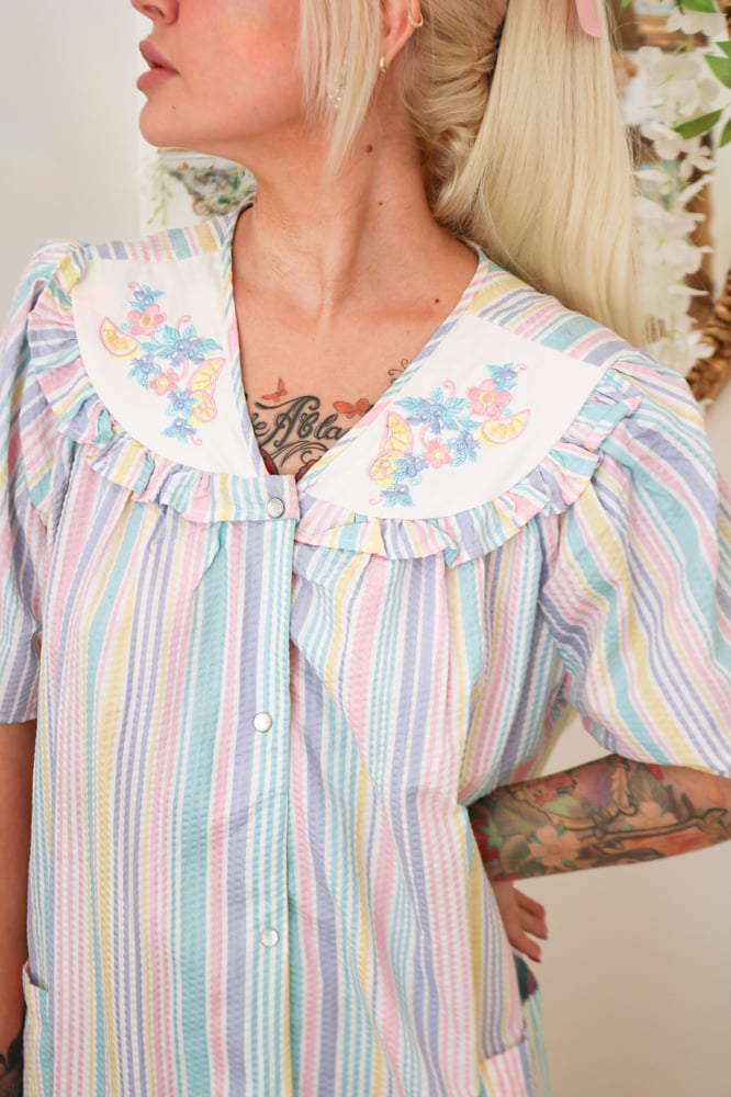 Image of Vintage 1980s SimplyBasic Pastel Button Up Housecoat (Small)