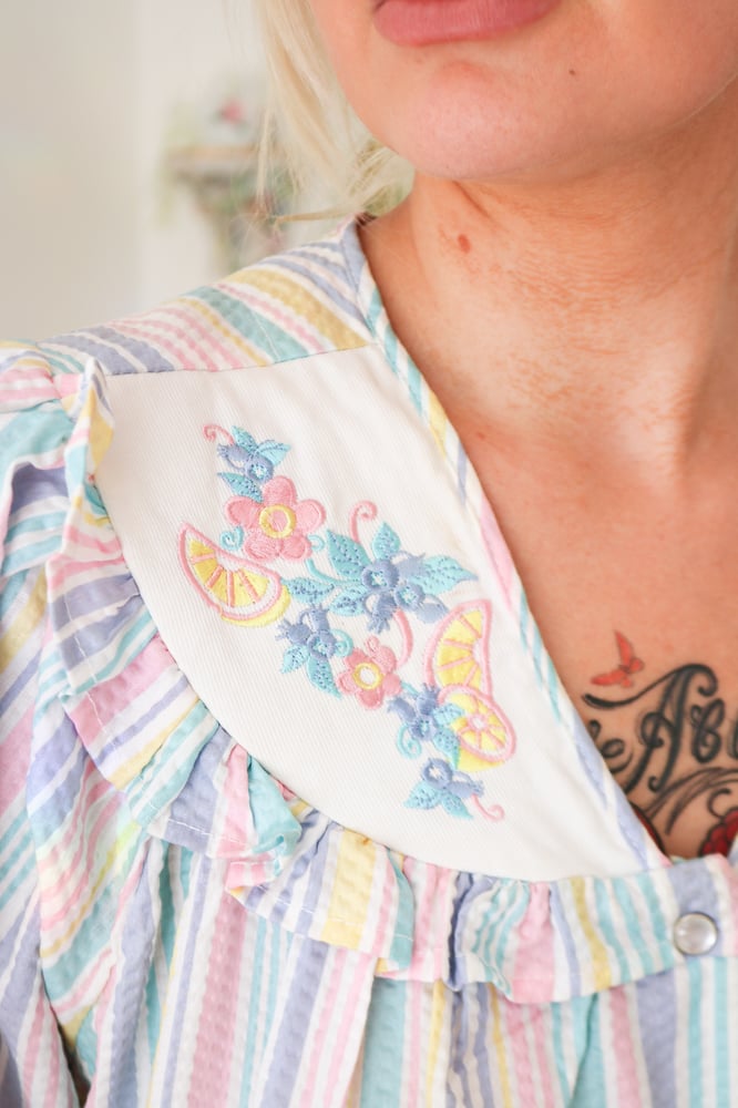 Image of Vintage 1980s SimplyBasic Pastel Button Up Housecoat (Small)