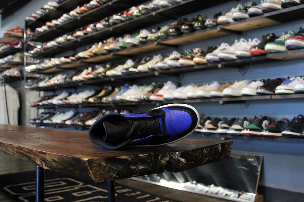 Air Jordan I (1) Mid "Hyper Royal/Blk"