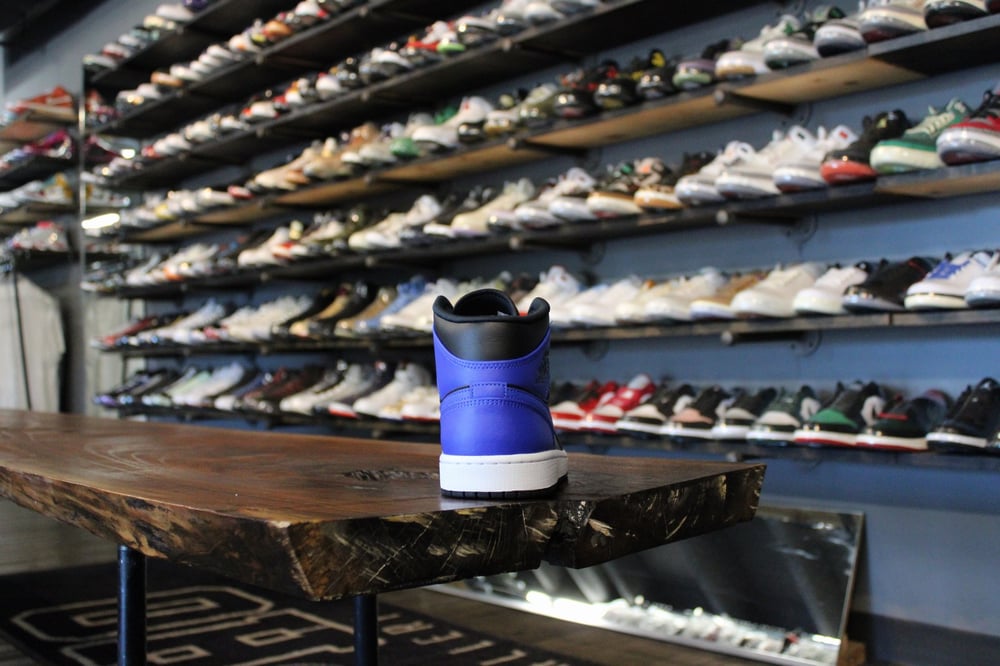 Air Jordan I (1) Mid "Hyper Royal/Blk"
