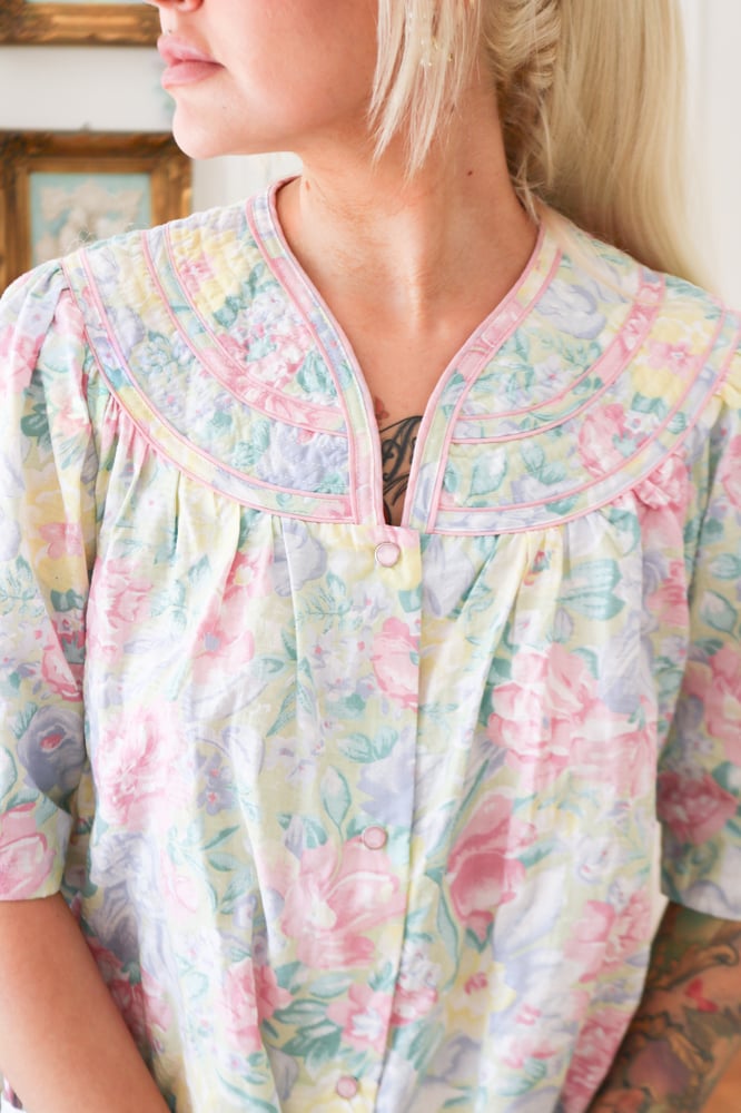 Image of Vintage 1980s National Pastel Floral Housecoat (Medium)