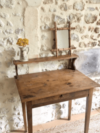 Image 1 of Petite table ancienne en bois