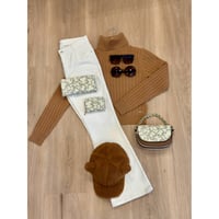 Image 9 of SNEAKER LEOPARDO Y BLANCO GUESS