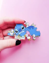 Image 2 of Pin's creature bleu Grade C