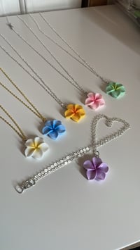 Hibiscus Necklace
