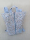 Wet Bag Mochila Florecitas azul