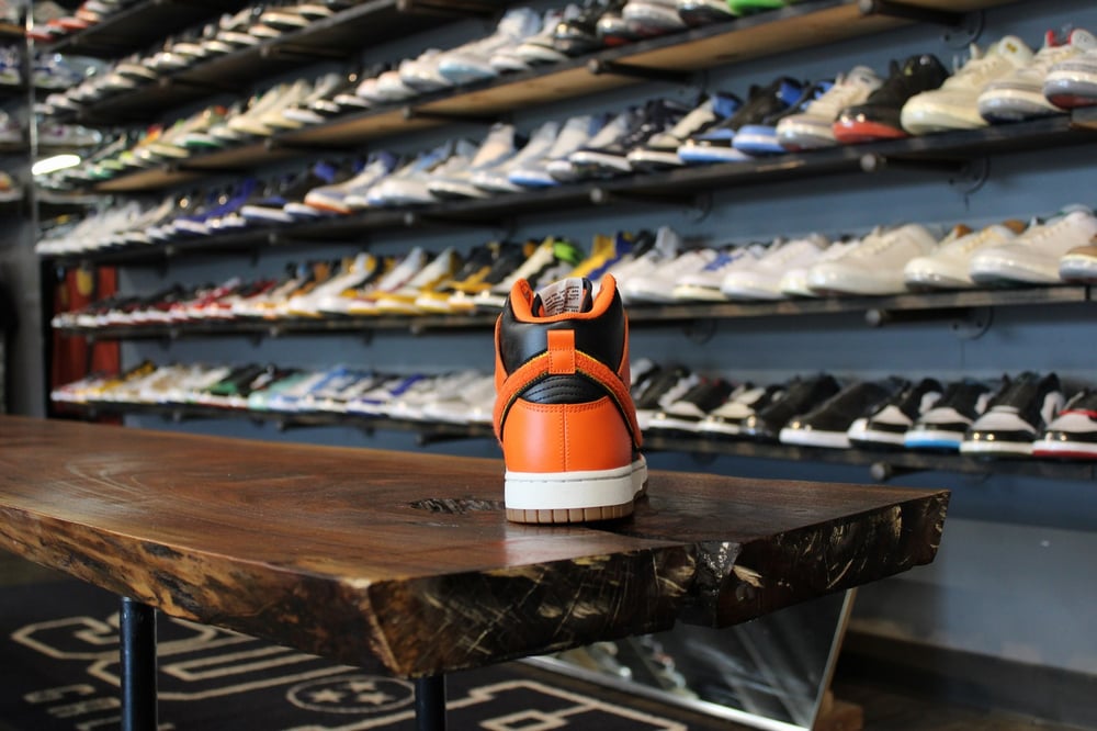 DUNK HIGH RETRO "SAFETY ORANGE"