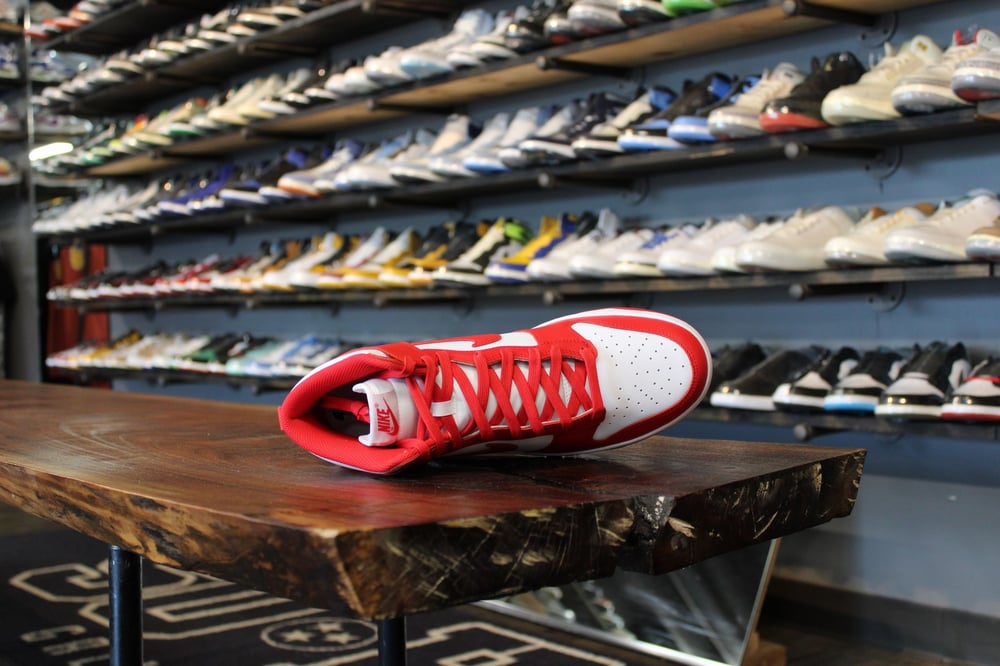 DUNK HIGH RETRO "UNIVERSITY RED"