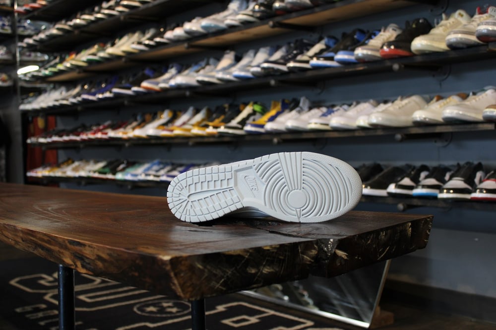 DUNK HIGH RETRO "PURE PLATINUM/SUMMIT WHITE"