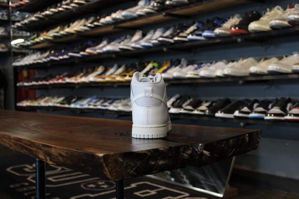 DUNK HIGH RETRO "PURE PLATINUM/SUMMIT WHITE"