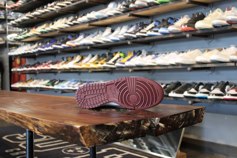 DUNK HIGH RETRO "DARK BEETROOT"
