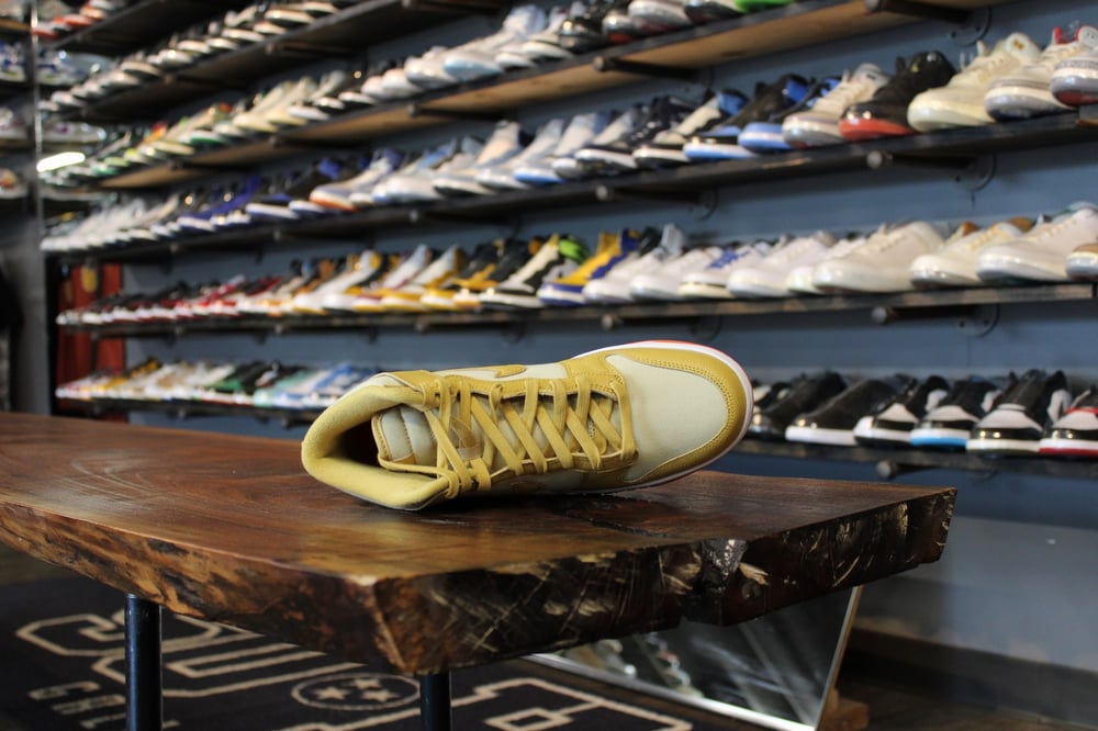 DUNK HIGH RETRO "TEAM GOLD"