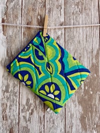 Image 2 of Kindle/E-reader Protective Sleeve *Paisley