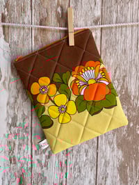 Image 2 of Kindle/E-reader Protective Sleeve *Blooms