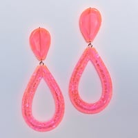 Image 3 of Selenium Pink Rain Drop Stud Earrings