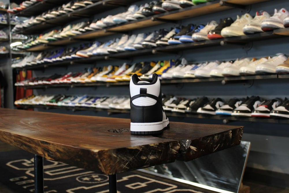DUNK HIGH RETRO "BLK/WHITE"