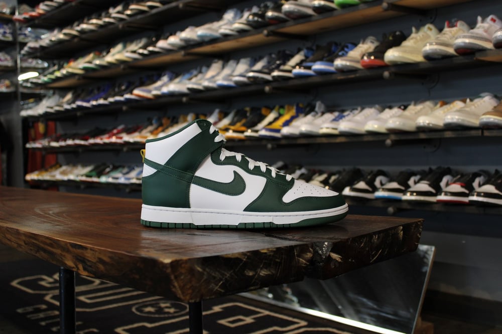 DUNK HIGH RETRO "NOBLE GREEN"