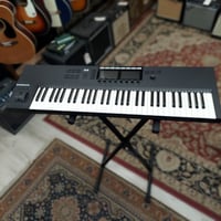 Image 2 of Komplete Kontrol S61 Midi Controller Keyboard